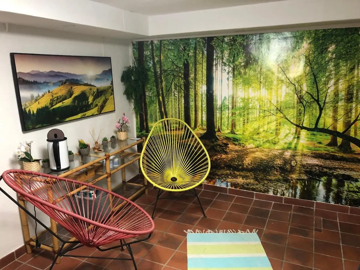 Ferienhaus Haus in Anif bei Salzburg mit Sauna und Garten mit Badeteich