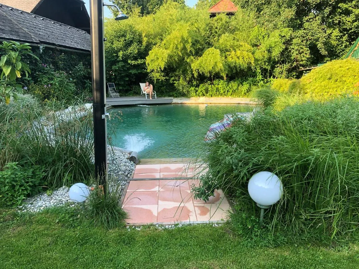 Ferienhaus Haus in Anif bei Salzburg mit Sauna und Garten mit Badeteich Österreich