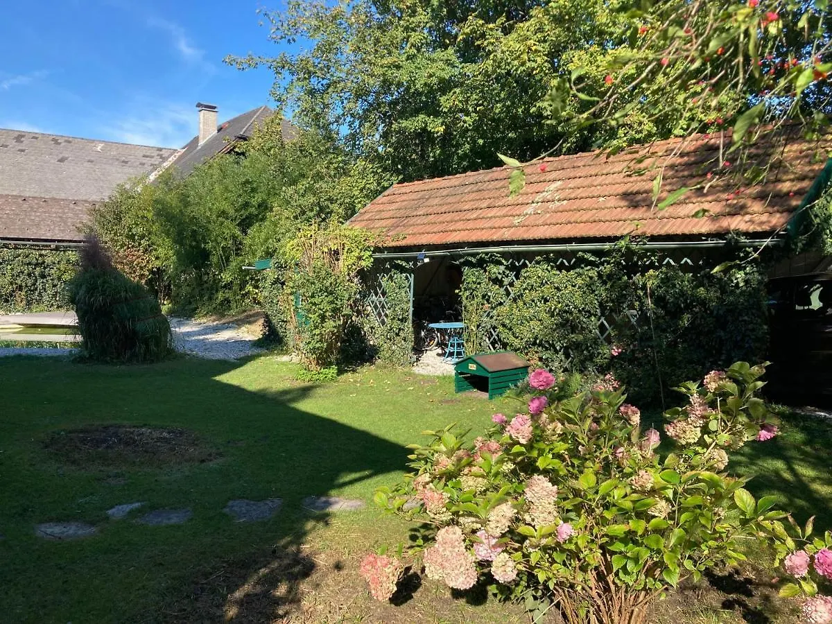 Сasa de vacaciones Haus Mit Sauna Und Privatem Badeteich In Anif Bei Salzburg Austria